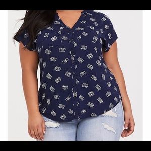 Torrid Size 3 Camera Challis Button Down Shirt